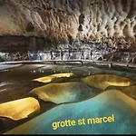 مكان تخييم Mobil Familial Bord Ardeche